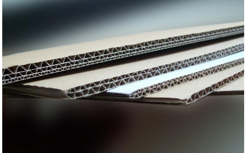 瓦楞(leng)紙箱(xiang)變軟(ruan)的四(si)大原(yuan)因