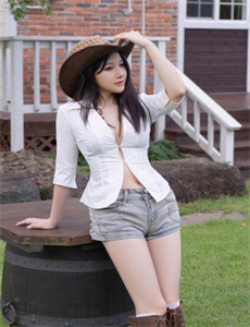 《妖媚婷儿-童颜美女全集免费播放》