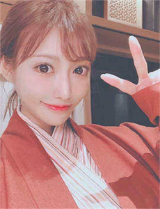 《美女胸禁止18以下看-时空之门》