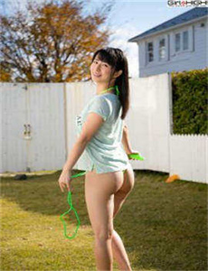 《辣妹特工之危机四伏-美女猜扑克》